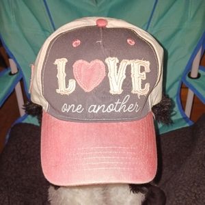Women's hat-Love one another
